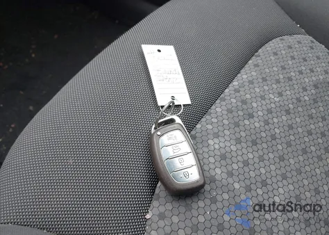 2017 Hyundai Ioniq Hybrid Blue z USA, uszkodzony, nr VIN KMHC65LC6HU057222